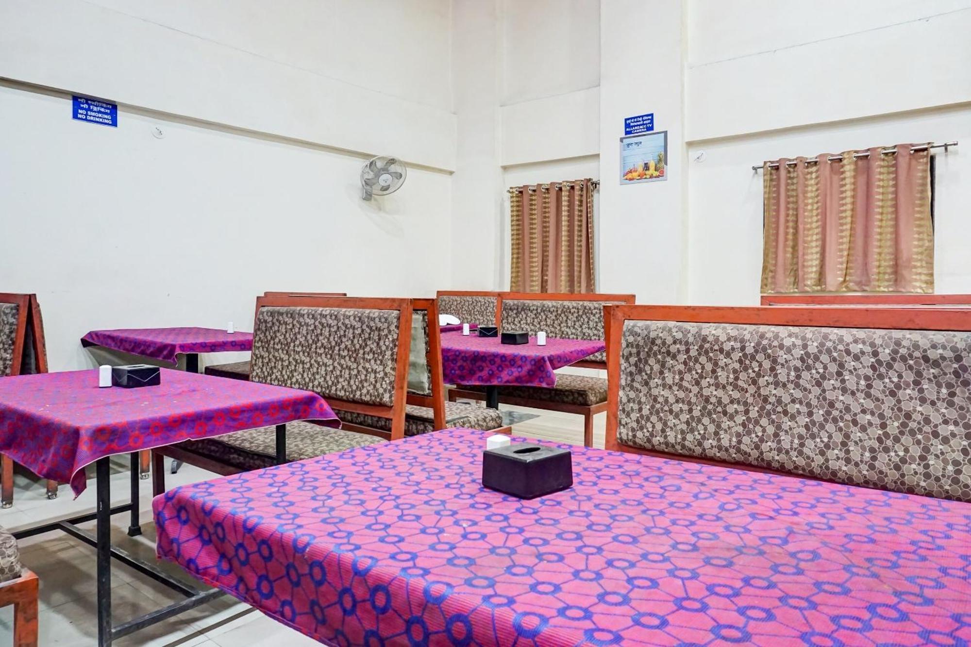 Collection O Galaxy Stay Poona Buitenkant foto